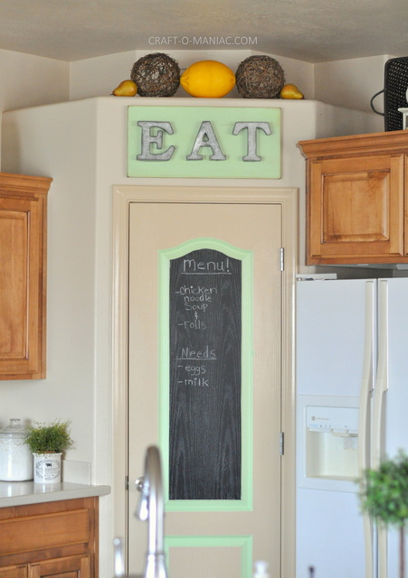 http://www.craft-o-maniac.com/wp-content/uploads/2015/03/diy-rustic-pantry-door11.jpg