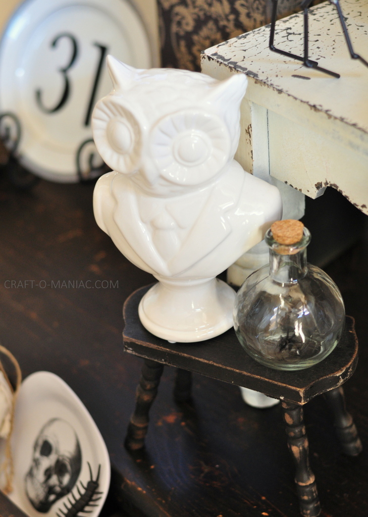 black and white halloween decor owl bust2