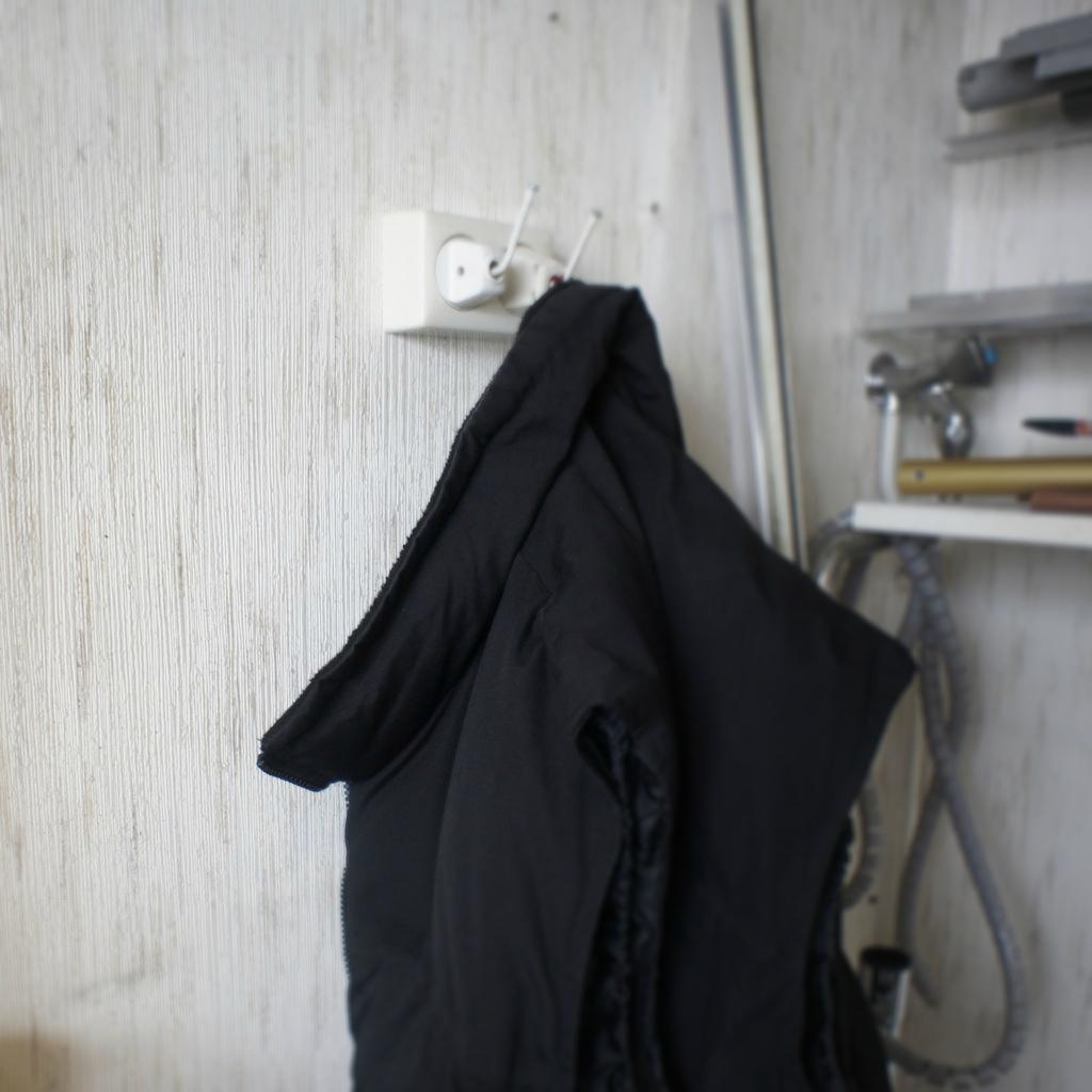 plug coat hanger
