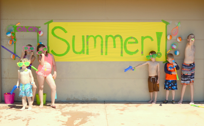 summer water party banner and kids5